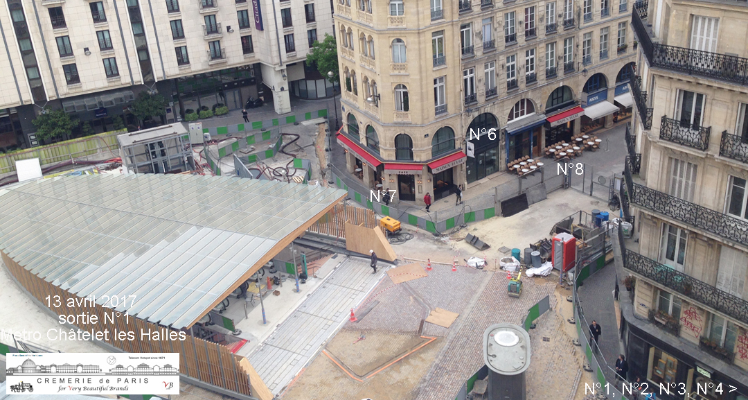premiers tables de la Maison Rouge